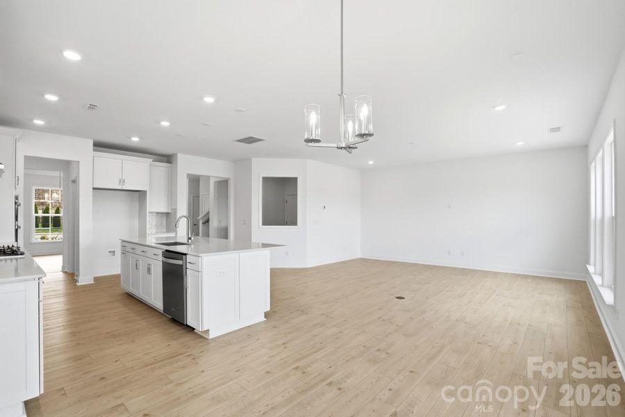 Spacious, unfurnished interior of a new home in Forest Creek, Waxhaw (Image 32).
