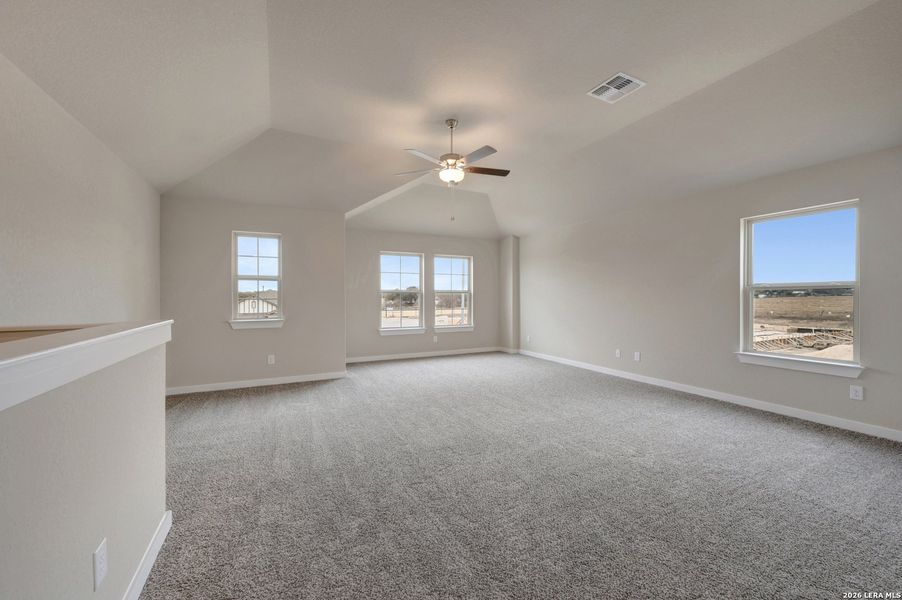 Spacious, unfurnished interior of a new home in Winding Brook, San Antonio (Image 51).