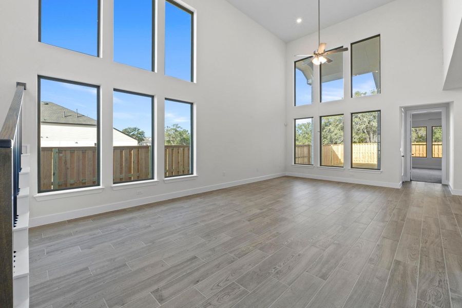Spacious, unfurnished interior of a new home in Parmer Ranch, Georgetown (Image 22).