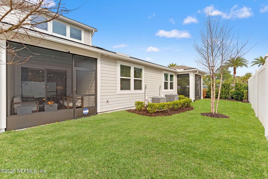 Exterior details and patio area of a home in Pablo Cove, Jacksonville (Image 28).