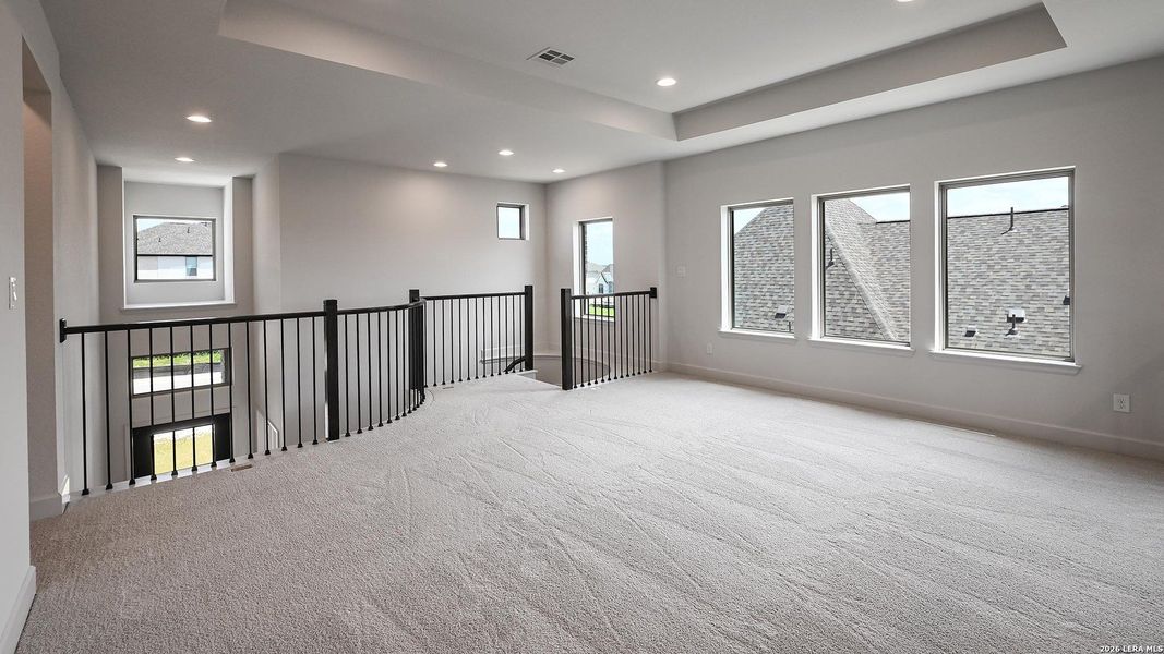 Spacious, unfurnished interior of a new home in Cibolo Valley Heights, Cibolo (Image 16).