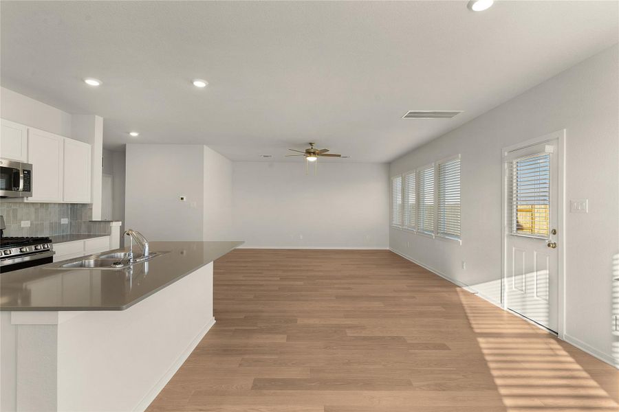 REPRESENTATIVE OF FLOOR PLAN ONLY REPRESENTATIVE OF FLOOR PLAN ONLY