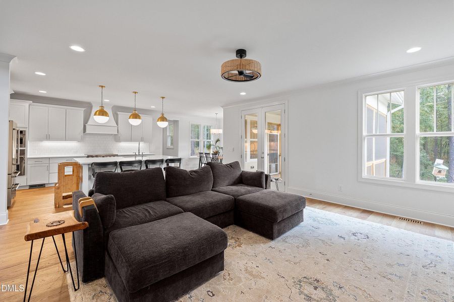 20-807 Crimson_7198 20-807 Crimson_7198