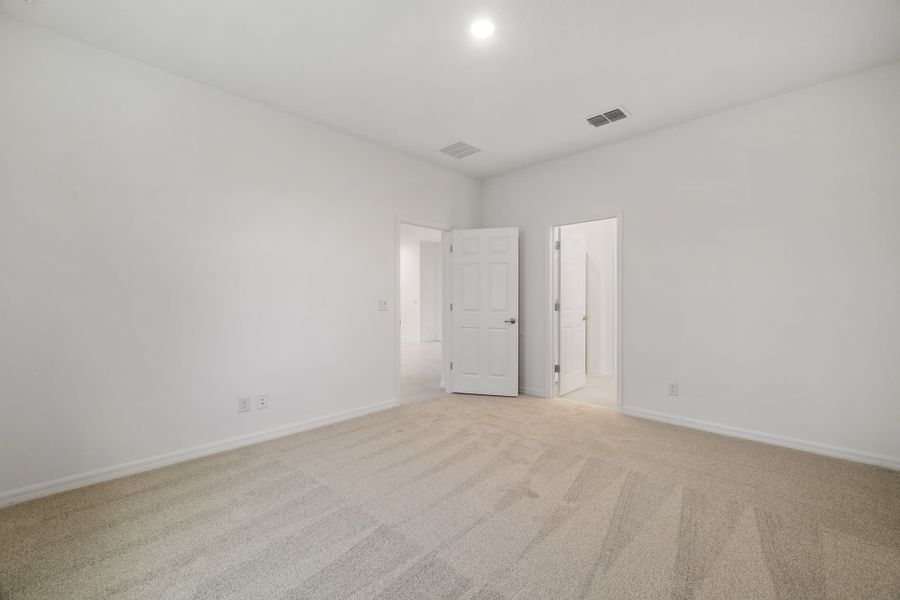 Spacious, unfurnished interior of a new home in Trinity Gardens, Deland (Image 9). Spacious, unfurnished interior of a new home in Trinity Gardens, Deland (Image 9).