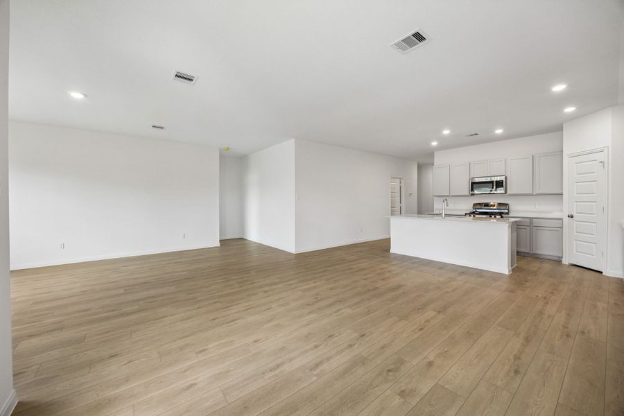 Spacious, unfurnished interior of a new home in Meridiana, Manvel (Image 21).