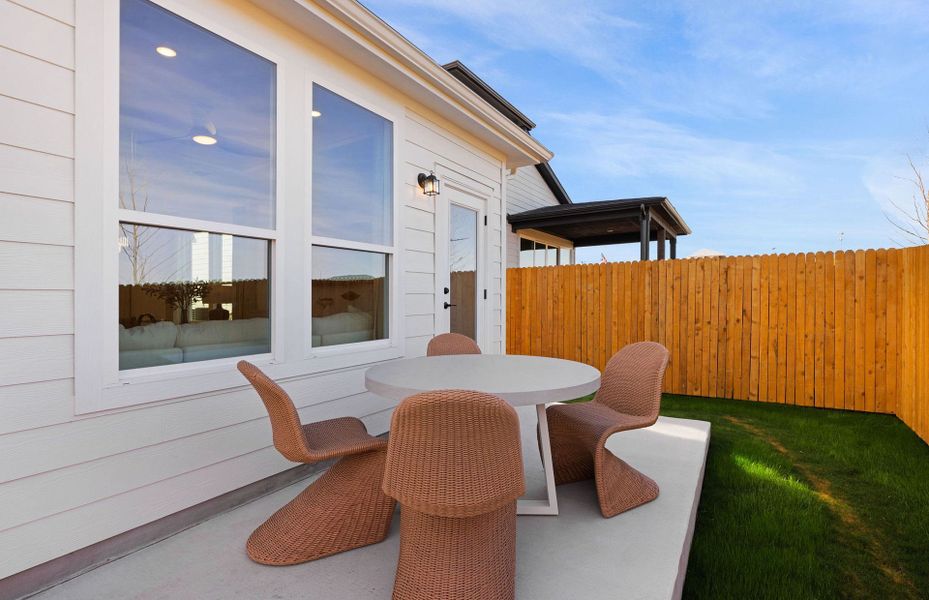 Representative exterior details of a home built from the Fentress by Pulte Homes in Cameron Place, Austin (Image 3).