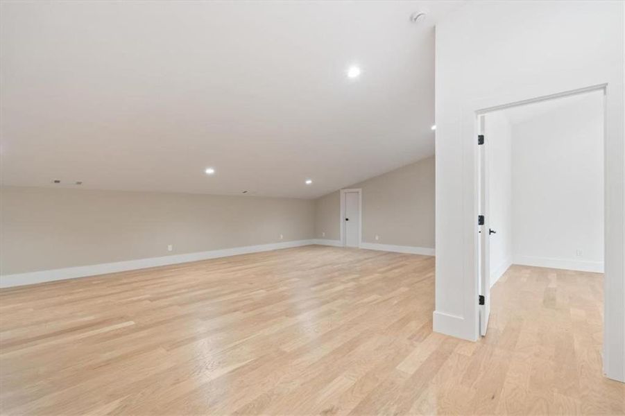 Spacious, unfurnished interior of a new home in , Bremen (Image 45).