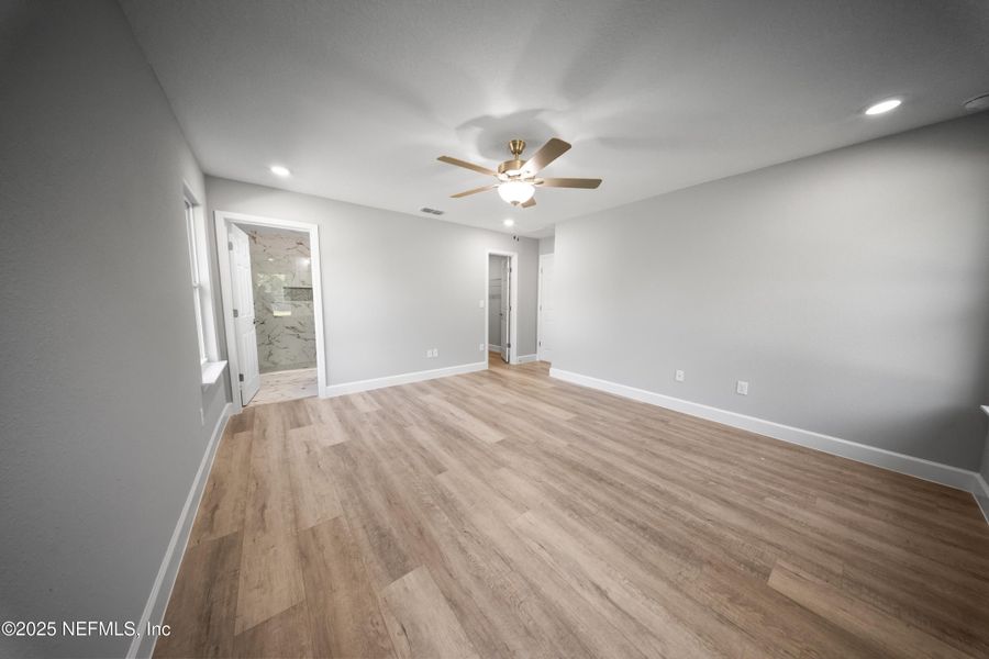 Spacious, unfurnished interior of a new home in , Jacksonville (Image 14).
