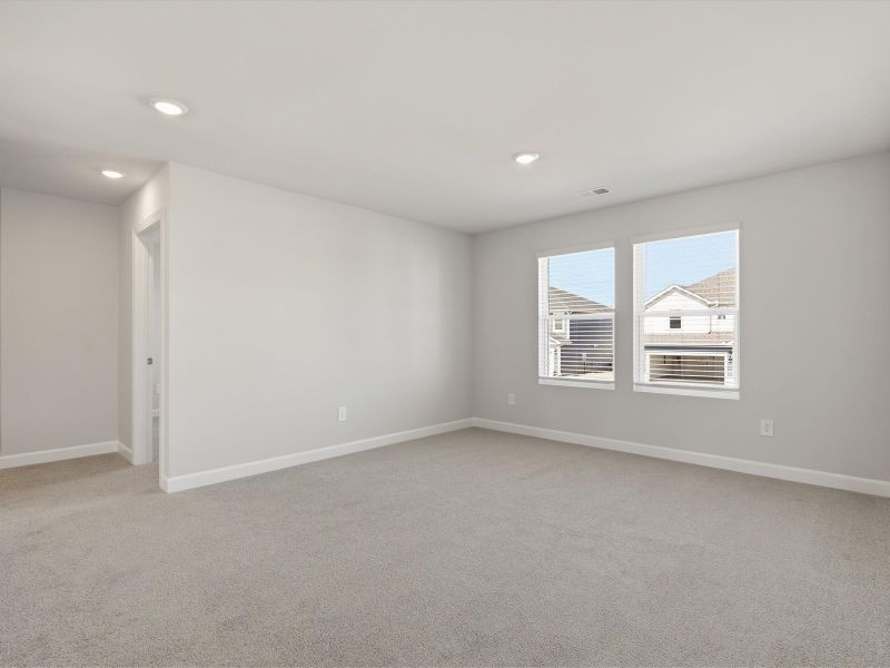 Spacious, unfurnished interior of a new home in Wexford Park, Fountain Inn (Image 12).