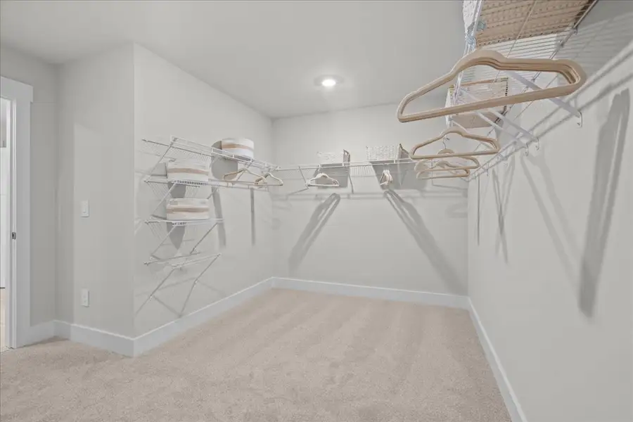 Spacious, unfurnished interior of a new home in Ashby Woods, Boiling Springs (Image 18).