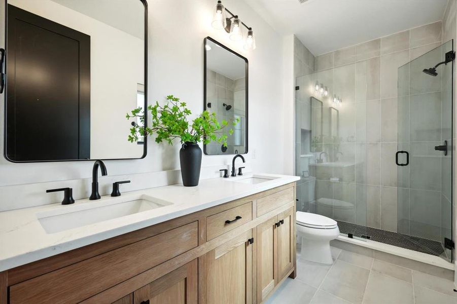 Furnished interior view inside a new home in , Strawn (Image 6).