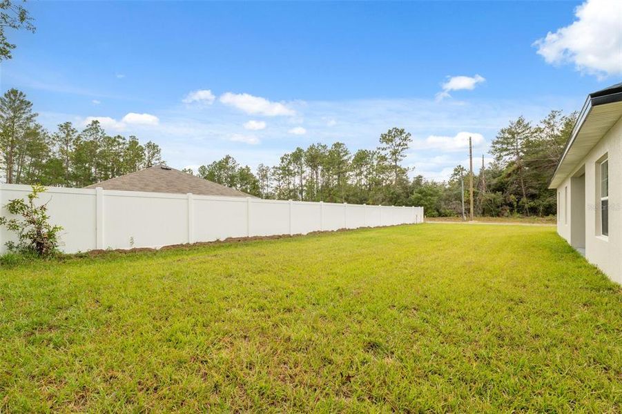 Exterior details and patio area of a home in , Ocala (Image 3).