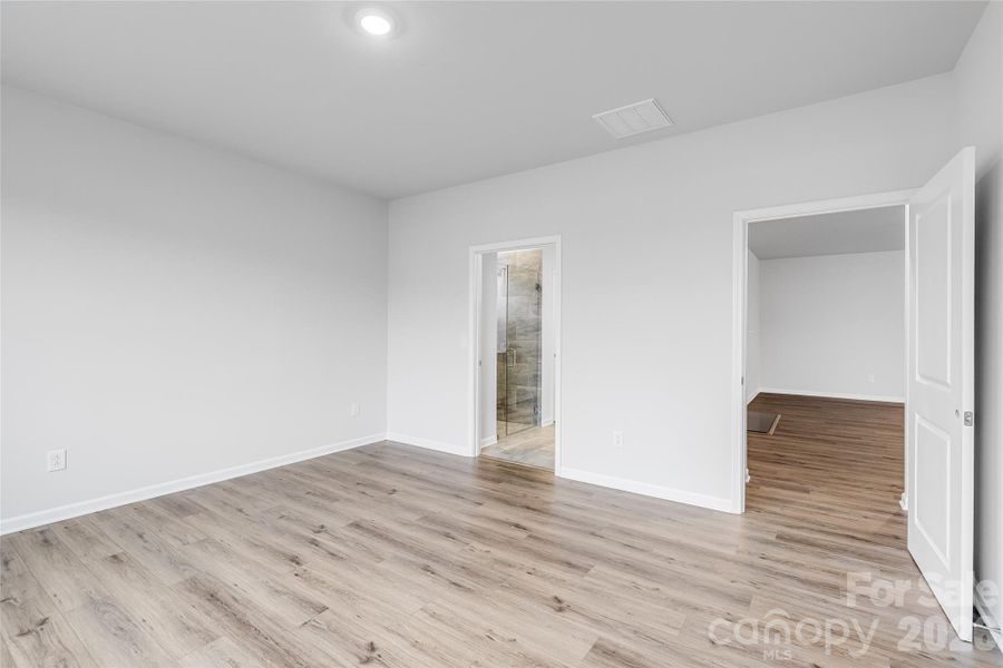 Spacious, unfurnished interior of a new home in Roselyn, Lancaster (Image 13). Spacious, unfurnished interior of a new home in Roselyn, Lancaster (Image 13).