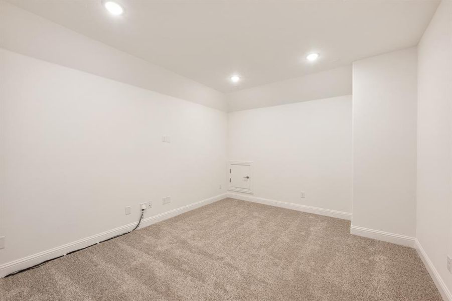 Spacious, unfurnished interior of a new home in Painted Tree Woodland District 50, McKinney (Image 26). Spacious, unfurnished interior of a new home in Painted Tree Woodland District 50, McKinney (Image 26).