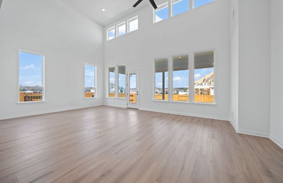 Spacious, unfurnished interior of a new home in 6 Creeks, Kyle (Image 36).