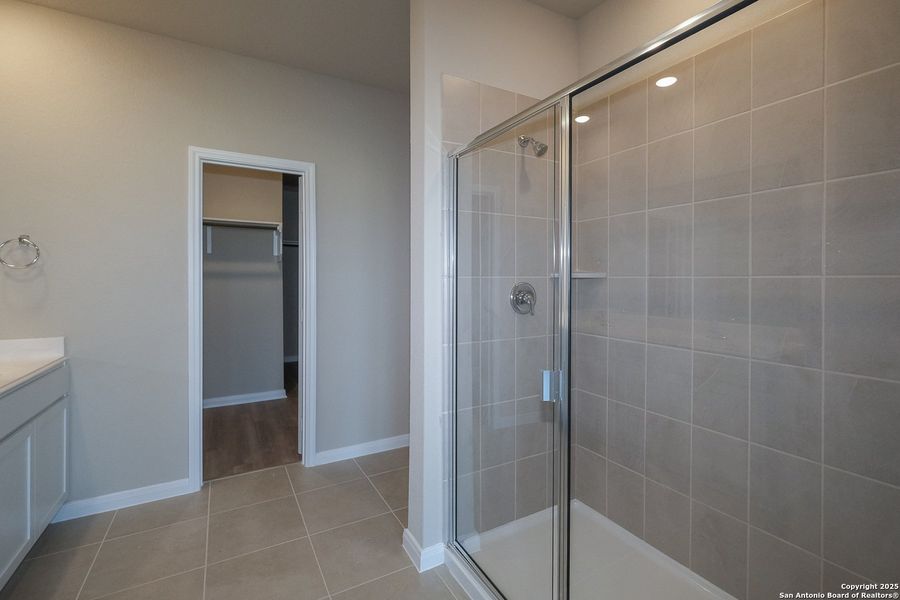 Furnished interior view inside a new home in Park Place, New Braunfels (Image 15).