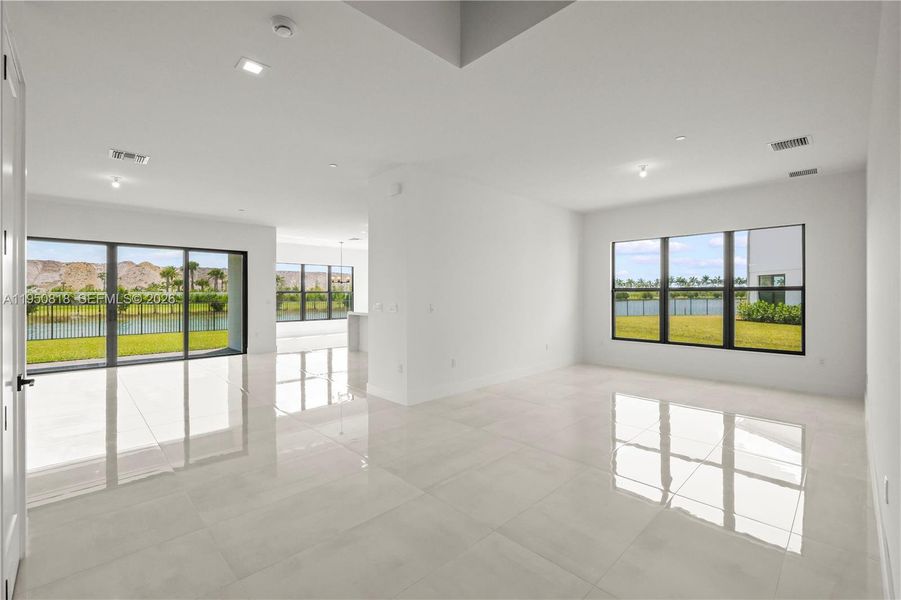 Spacious, unfurnished interior of a new home in , Palm Beach Gardens (Image 37). Spacious, unfurnished interior of a new home in , Palm Beach Gardens (Image 37).
