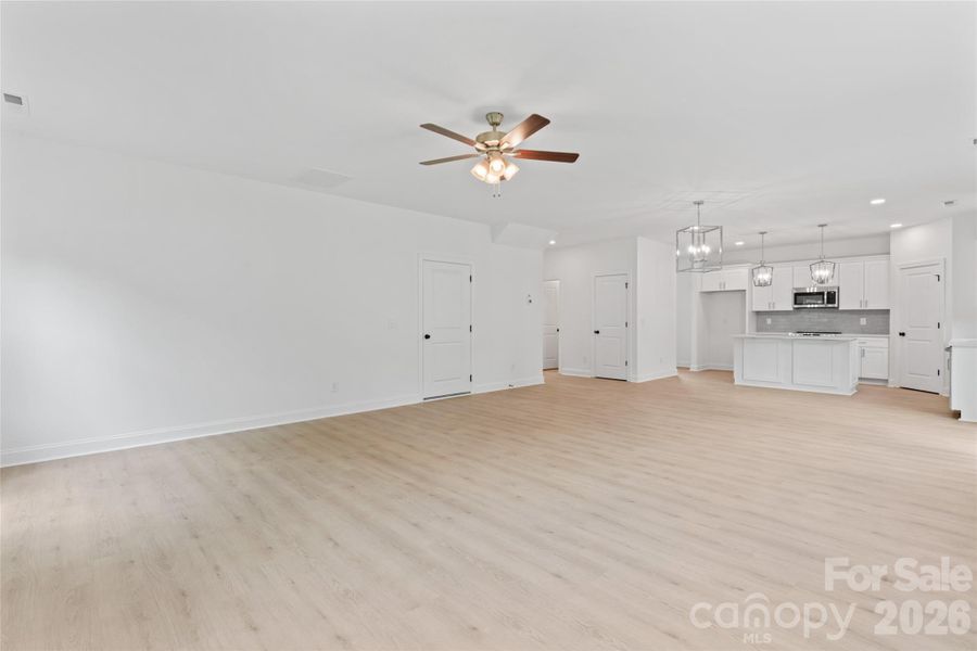 Spacious, unfurnished interior of a new home in , Harrisburg (Image 21).