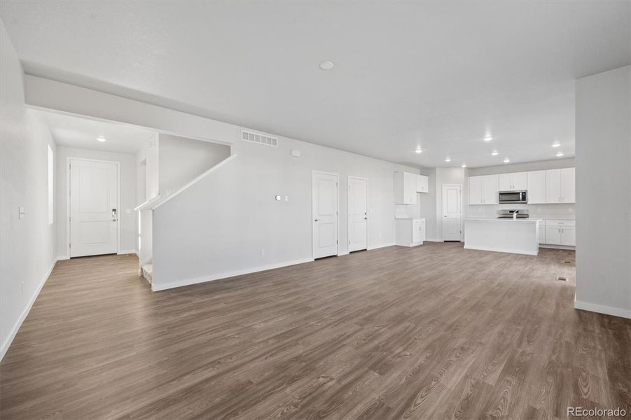 Spacious, unfurnished interior of a new home in Farmlore, Brighton (Image 20).