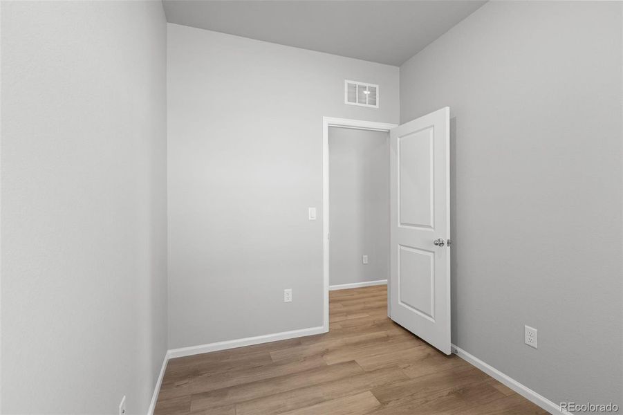 Spacious, unfurnished interior of a new home in Talon Pointe, Thornton (Image 24).
