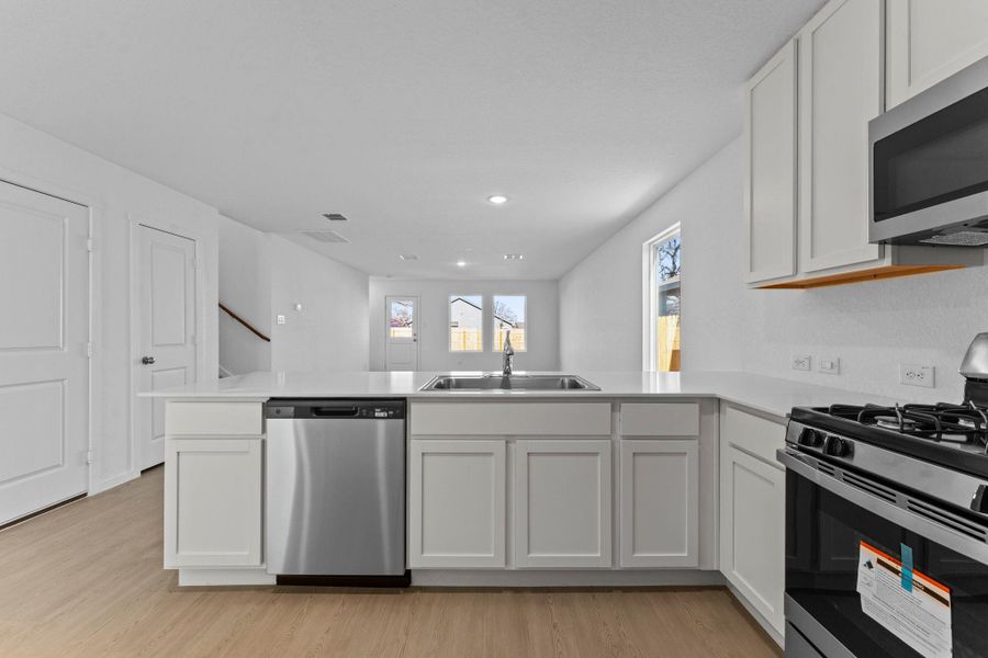 Furnished interior view inside a new home in Friendship Oaks, Fredericksburg (Image 7).