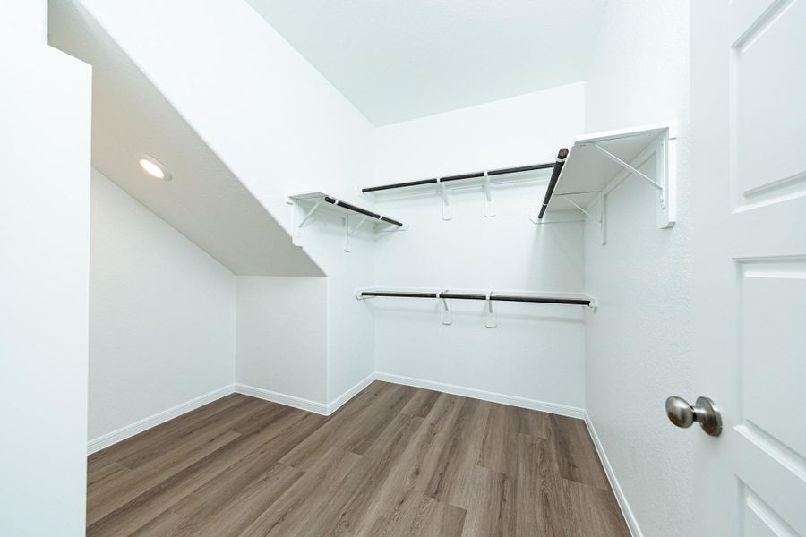 Spacious, unfurnished interior of a new home in Bammel Oaks, Houston (Image 17). Spacious, unfurnished interior of a new home in Bammel Oaks, Houston (Image 17).