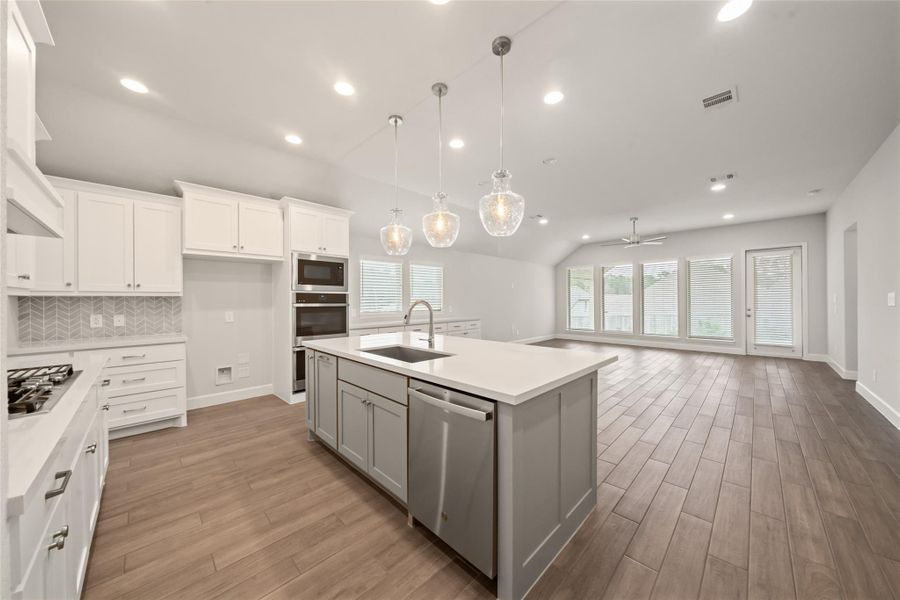 Furnished interior view inside a new home in The Woodlands Hills 60', Willis (Image 6). Furnished interior view inside a new home in The Woodlands Hills 60', Willis (Image 6).