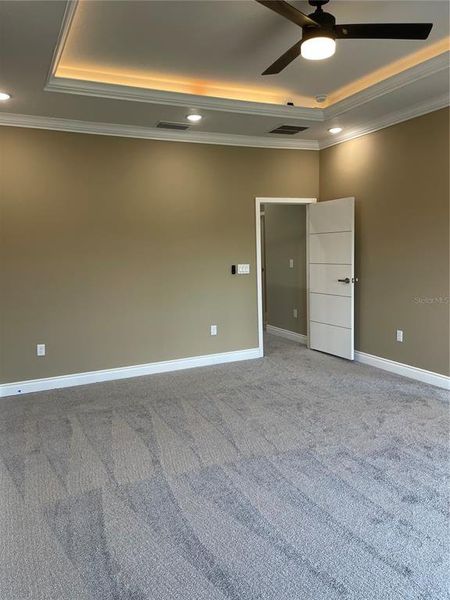 Spacious, unfurnished interior of a new home in , Davenport (Image 38).