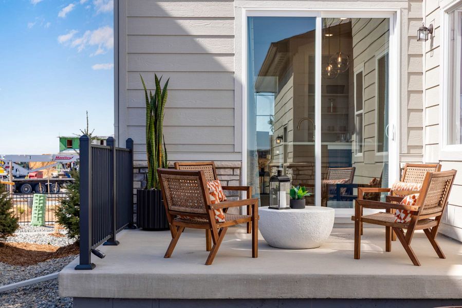 Representative exterior details of a home built from the 2803 by Tri Pointe Homes in Painted Prairie, Aurora (Image 26).