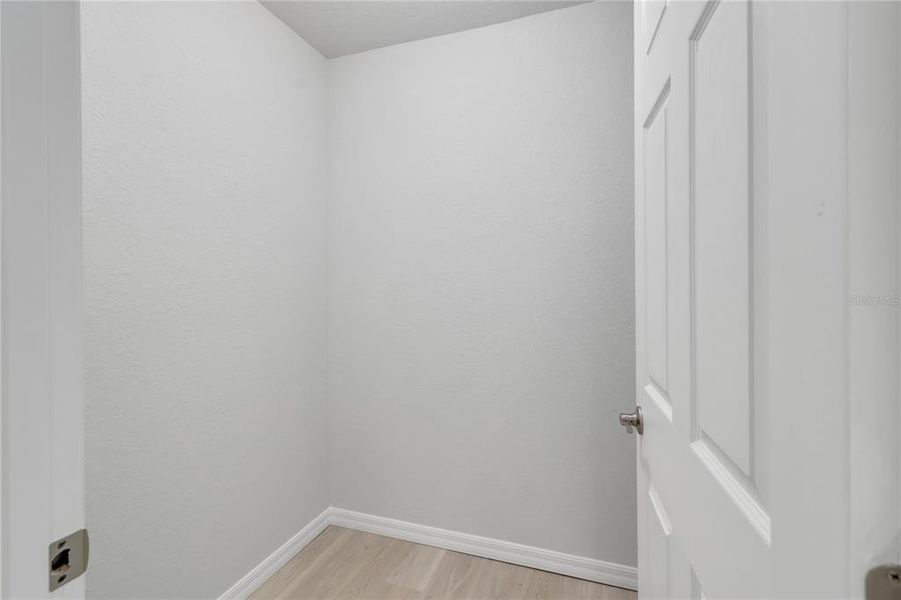 Spacious, unfurnished interior of a new home in , Williston (Image 23).