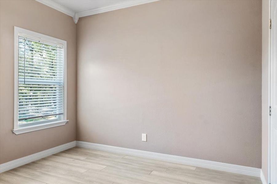 Spacious, unfurnished interior of a new home in , Corsicana (Image 24).