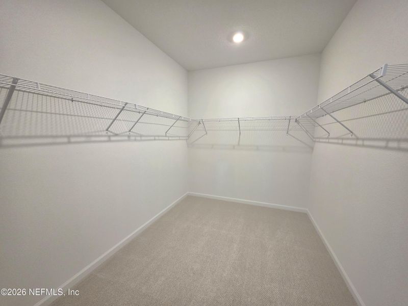 Spacious, unfurnished interior of a new home in Hyland Trail, Green Cove Springs (Image 27).