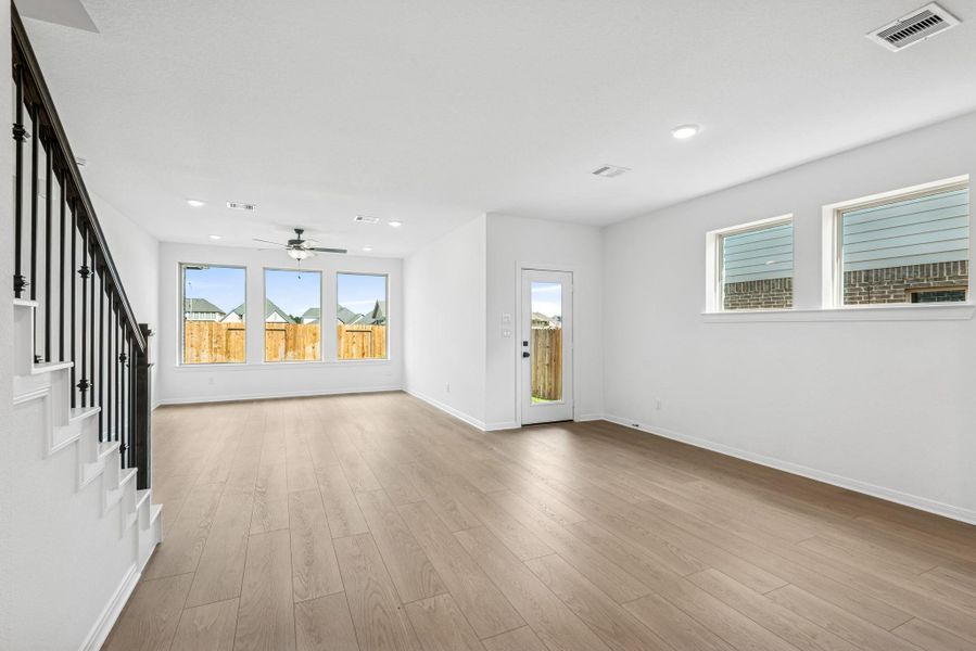 Spacious, unfurnished interior of a new home in Escondido 45’ Homesites, Magnolia (Image 16).