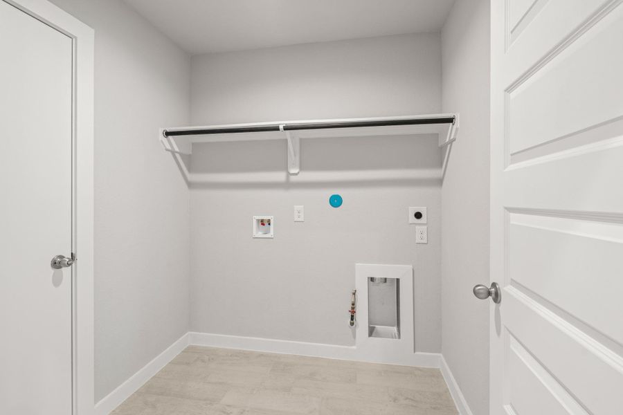 Spacious, unfurnished interior of a new home in Sunterra North, Katy (Image 6). Spacious, unfurnished interior of a new home in Sunterra North, Katy (Image 6).