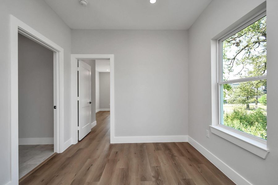 Spacious, unfurnished interior of a new home in , Houston (Image 20).