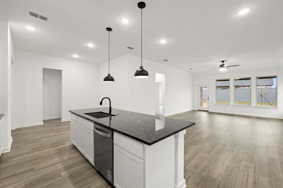 7502 Prairie Holly- Kitchen-3