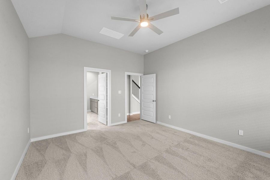 Spacious, unfurnished interior of a new home in Briarwood Crossing, Rosenberg (Image 18).