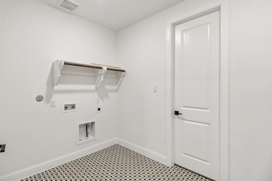 Spacious, unfurnished interior of a new home in Woodhavyn 60', Magnolia (Image 18).