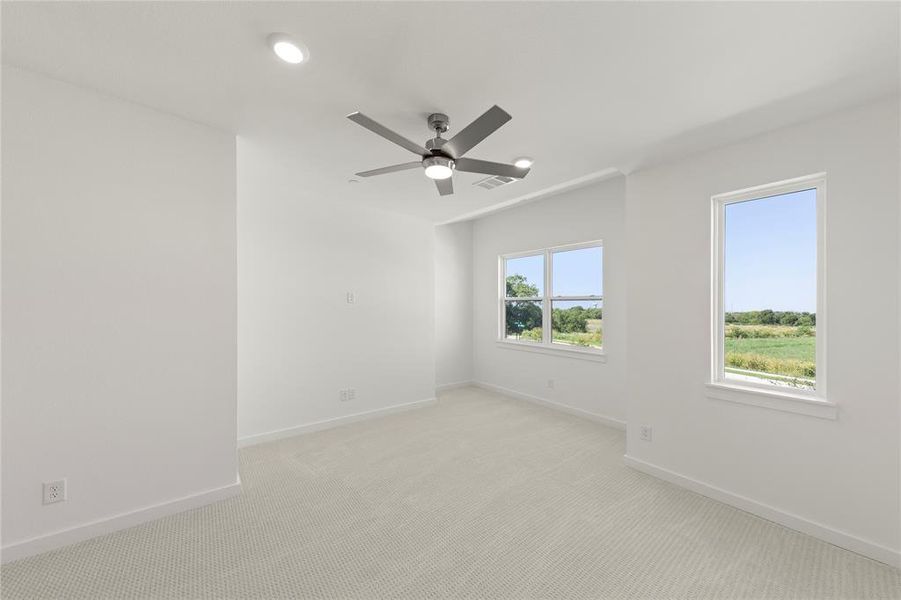 Spacious, unfurnished interior of a new home in Ten Mile Creek, Celina (Image 17).