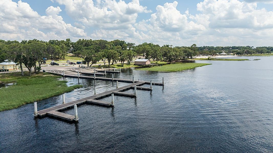 Natural landscape and outdoor views near Waterstone Townhomes in Groveland (Image 34). Natural landscape and outdoor views near Waterstone Townhomes in Groveland (Image 34).