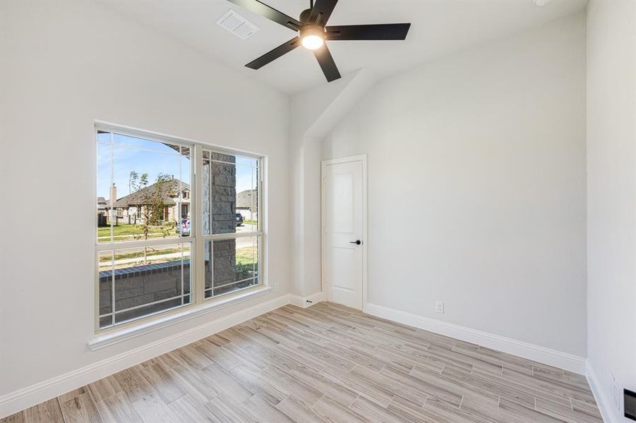 Spacious, unfurnished interior of a new home in Silo Mills Classic 60, Joshua (Image 19). Spacious, unfurnished interior of a new home in Silo Mills Classic 60, Joshua (Image 19).