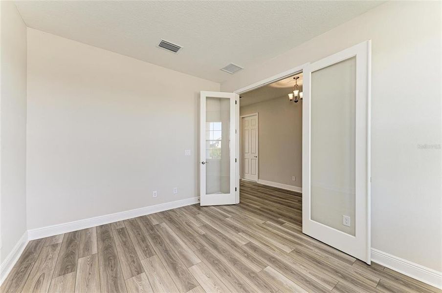 Spacious, unfurnished interior of a new home in Mirada, San Antonio (Image 22).