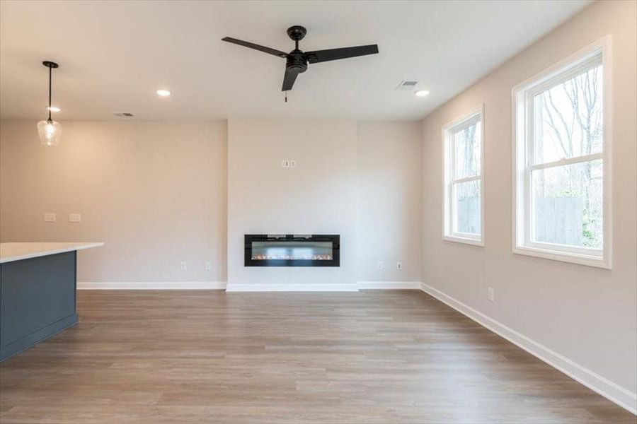 Spacious, unfurnished interior of a new home in Cherokee Township, Acworth (Image 23).