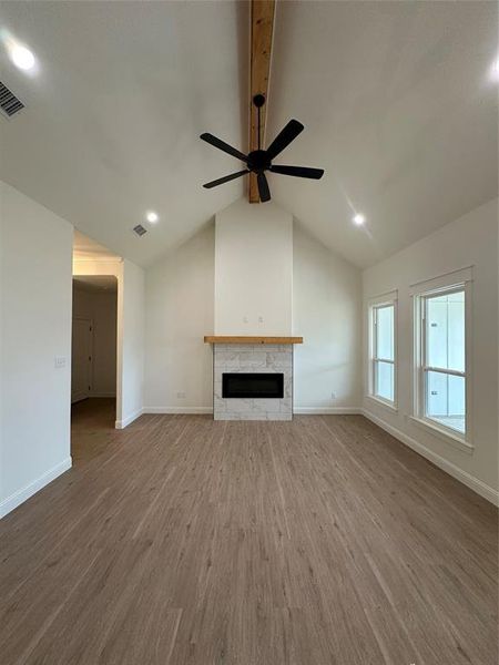 Spacious, unfurnished interior of a new home in , Abilene (Image 27).