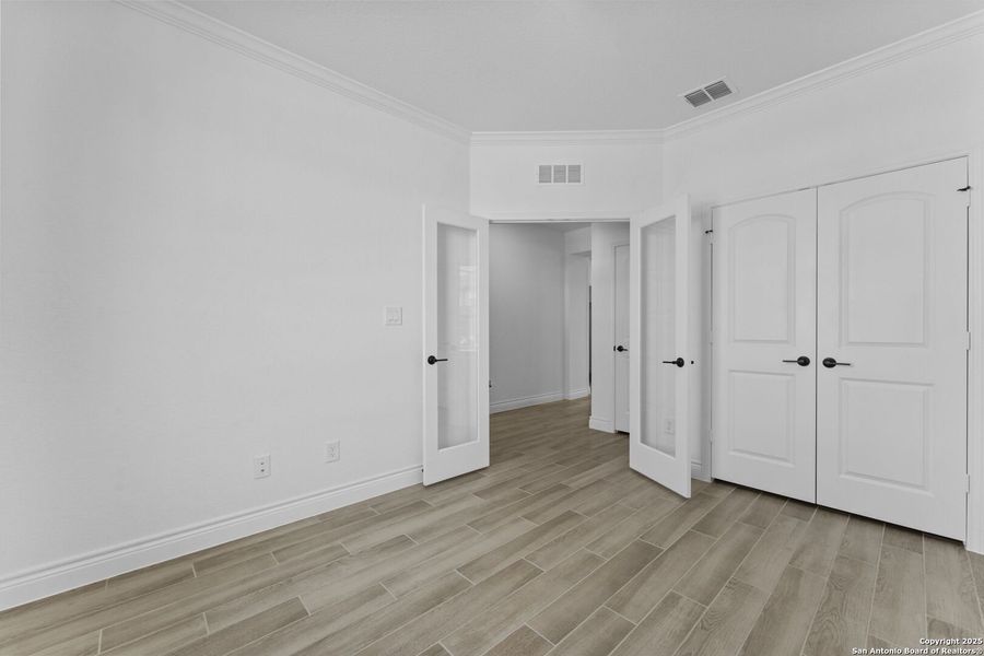 Spacious, unfurnished interior of a new home in Lily Springs, Seguin (Image 12).