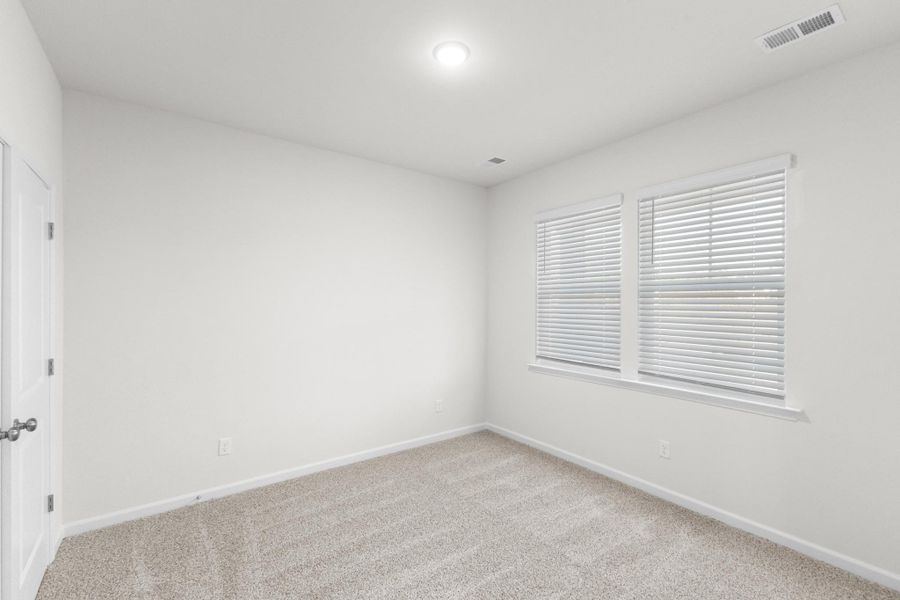 Spacious, unfurnished interior of a new home in Hitchcock Preserve, Aiken (Image 26).