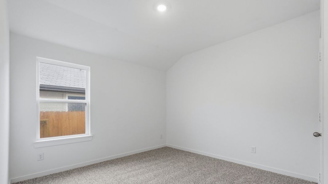 Spacious, unfurnished interior of a new home in Silverthorne, Conroe (Image 16). Spacious, unfurnished interior of a new home in Silverthorne, Conroe (Image 16).