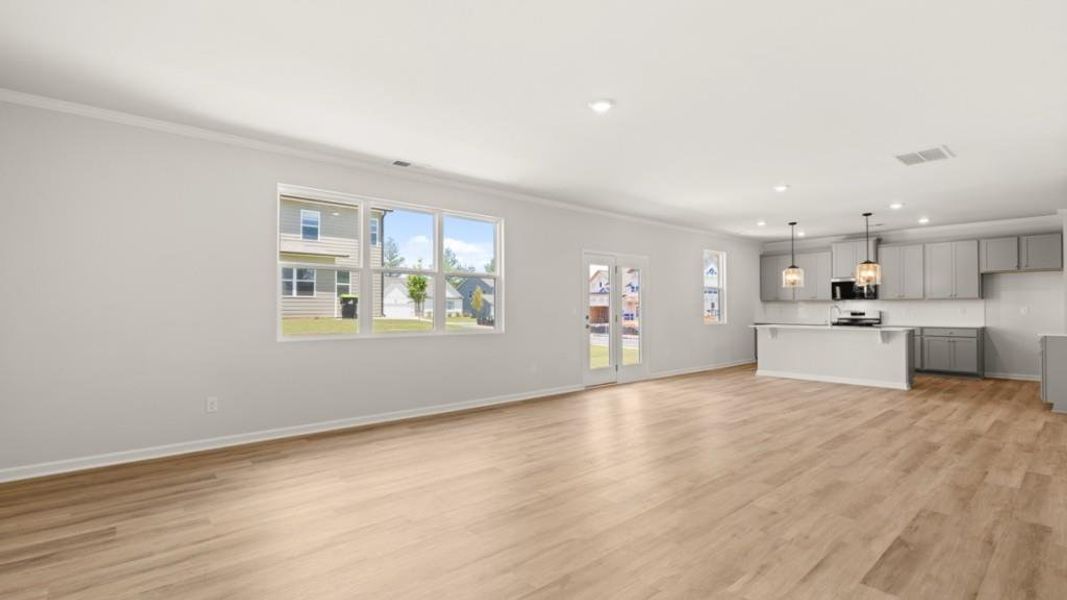 Spacious, unfurnished interior of a new home in Fairway 17 at Mirror Lake, Villa Rica (Image 28).
