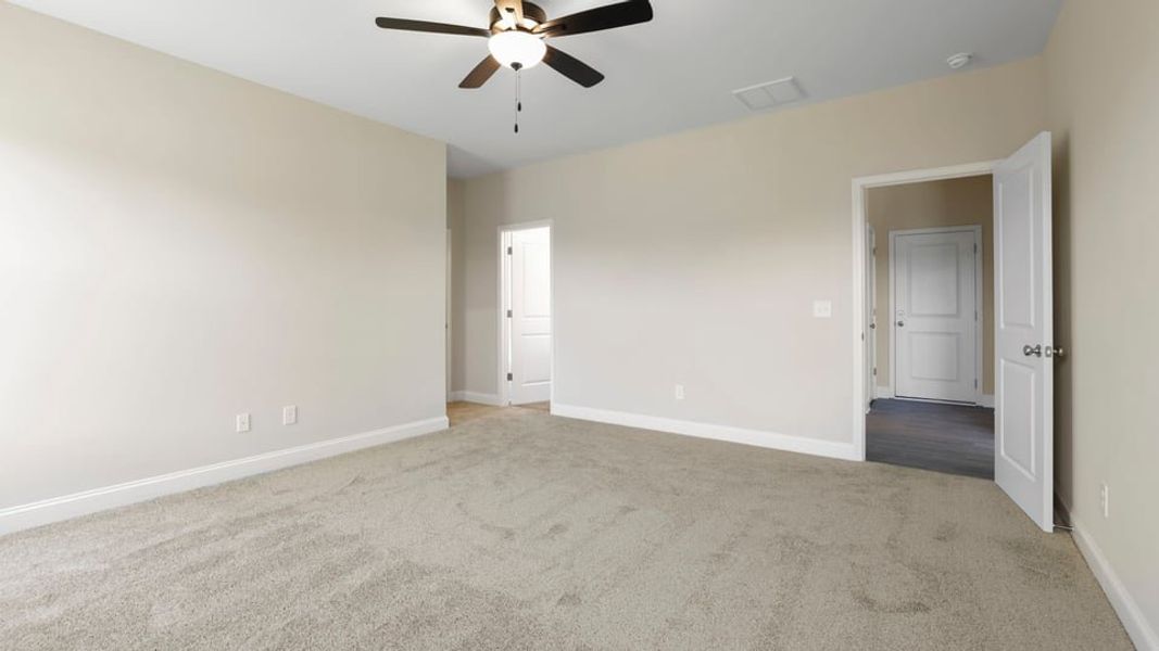 Spacious, unfurnished interior of a new home in Palmetto Valley, Anderson (Image 31). Spacious, unfurnished interior of a new home in Palmetto Valley, Anderson (Image 31).