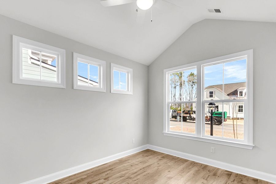 Spacious, unfurnished interior of a new home in Kings River Preserve, Hollywood (Image 22).